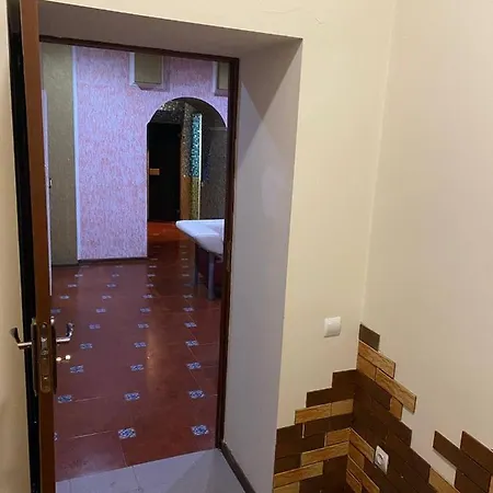 Bed & Breakfast відпочинковий комплекс,міні старий дворик *