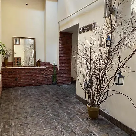 Bed & Breakfast відпочинковий комплекс,міні старий дворик