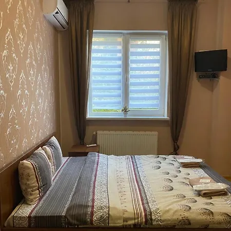 відпочинковий комплекс,міні старий дворик Bed & Breakfast *