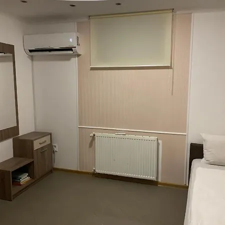 відпочинковий комплекс,міні старий дворик Bed & Breakfast *