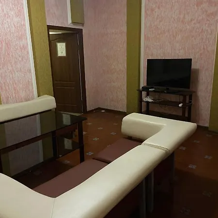 Bed & Breakfast відпочинковий комплекс,міні старий дворик