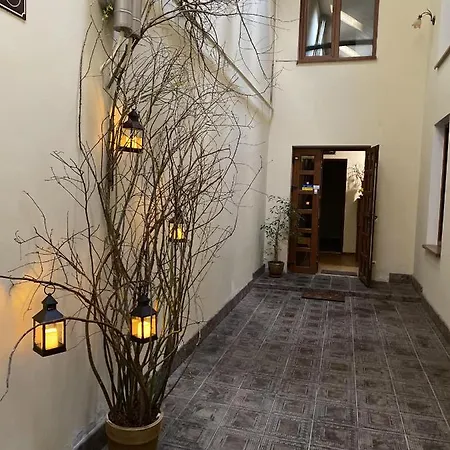 відпочинковий комплекс,міні старий дворик Bed & Breakfast Lviv