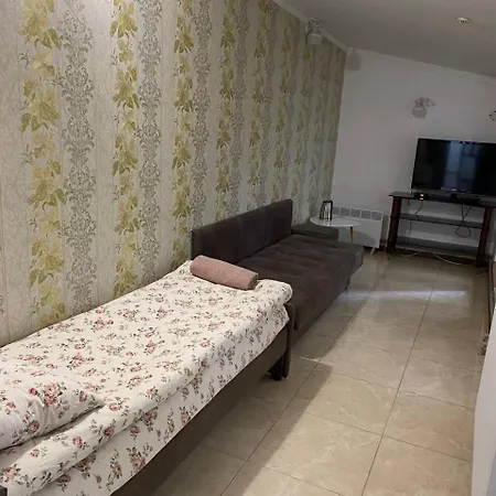 відпочинковий комплекс,міні старий дворик Bed and Breakfast Λβιβ