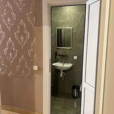 Bed & Breakfast відпочинковий комплекс,міні старий дворик *