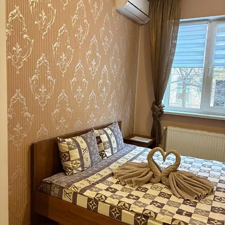 відпочинковий комплекс,міні старий дворик Bed & Breakfast Lvov