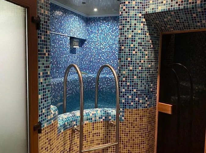 Bed & Breakfast відпочинковий комплекс,міні старий дворик *