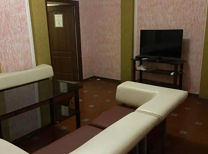 Bed & Breakfast відпочинковий комплекс,міні старий дворик