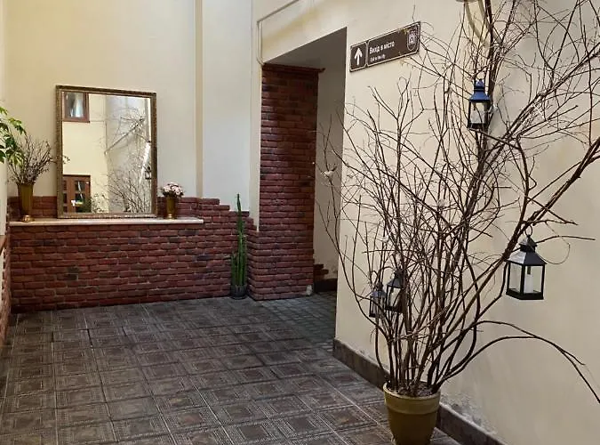 Bed & Breakfast відпочинковий комплекс,міні старий дворик