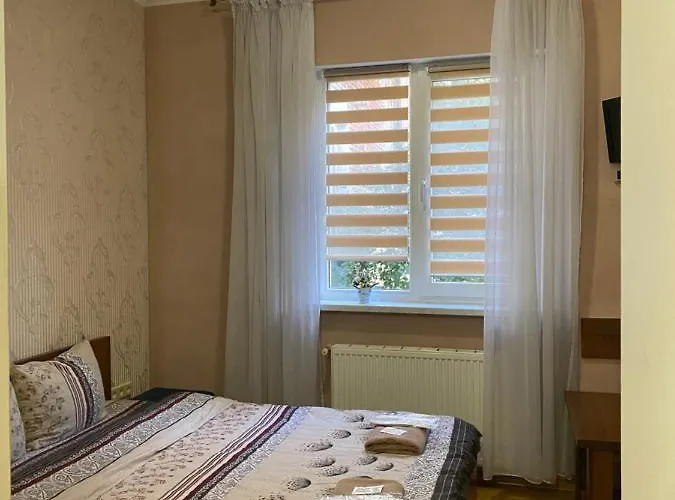 відпочинковий комплекс,міні старий дворик * Lviv