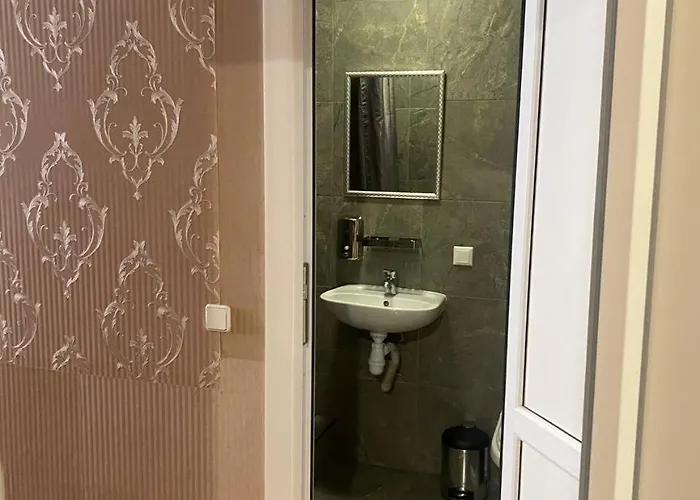 Bed & Breakfast відпочинковий комплекс,міні старий дворик *