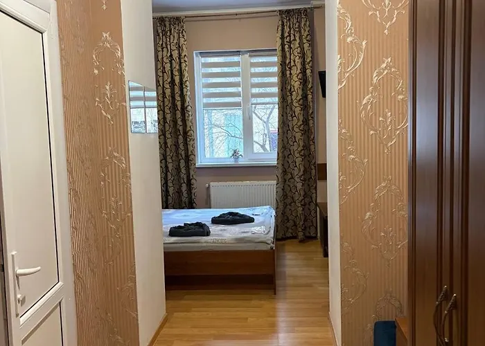 відпочинковий комплекс,міні старий дворик Lviv