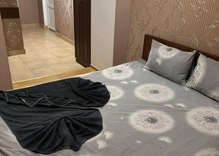 Bed & Breakfast відпочинковий комплекс,міні старий дворик *